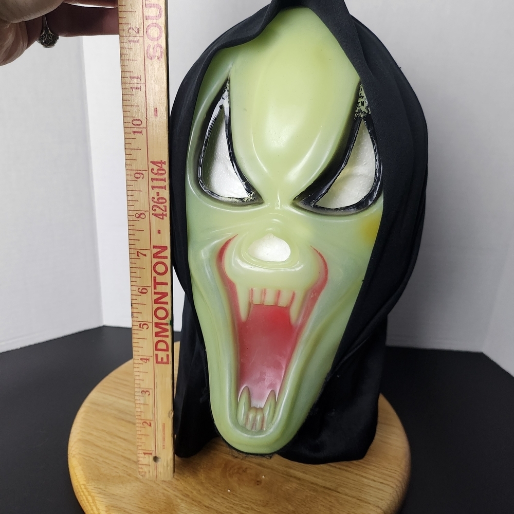 Spooky Green Demon Scream Vampire Mask with Black Hood Glow - Picture 10 of 10